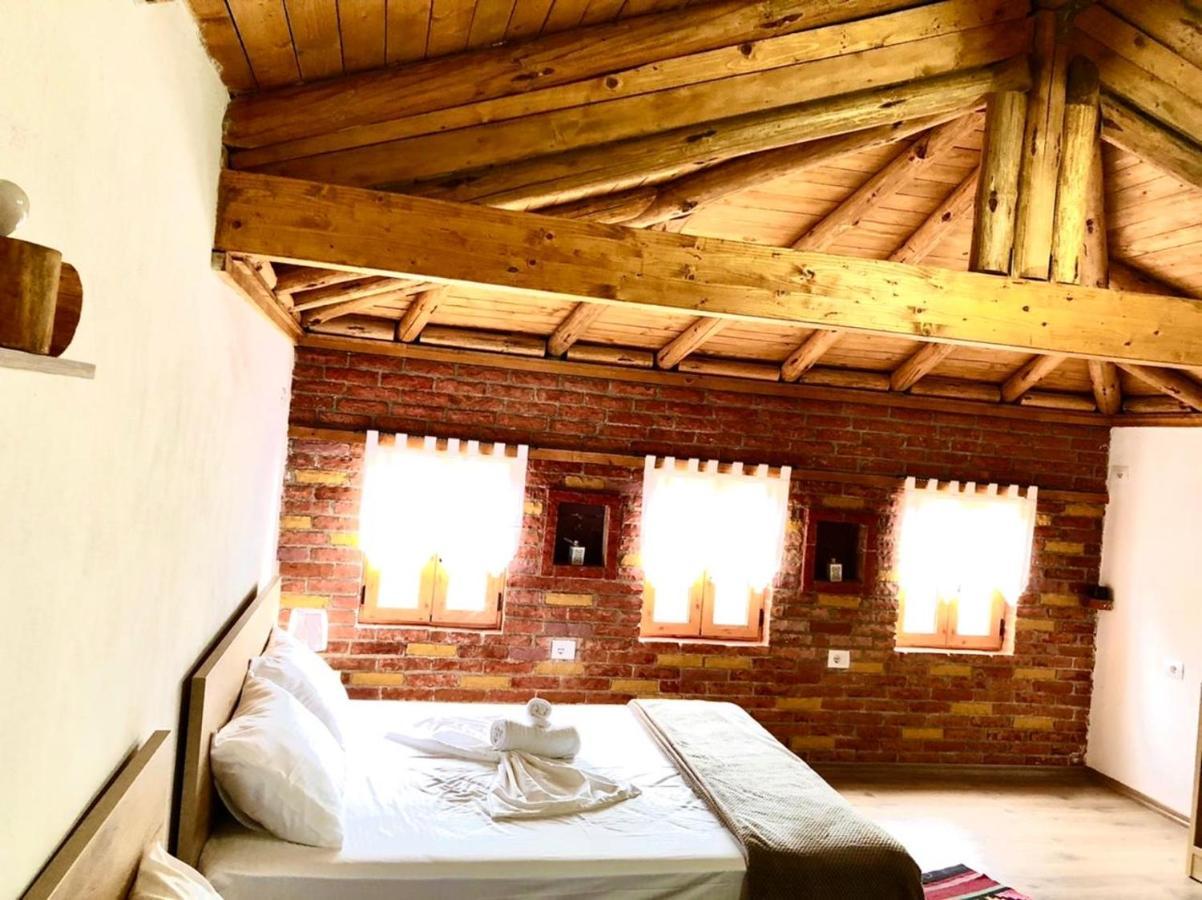 Villa Muzhaqi Nivice Eksteriør billede
